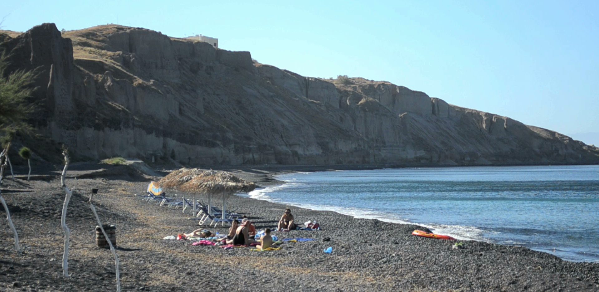 Exo Gialos Beach - myGreece.tv - Sightseeing in Santorini