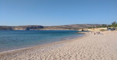 Douni Island: a secluded beach of Attica with the softest sand