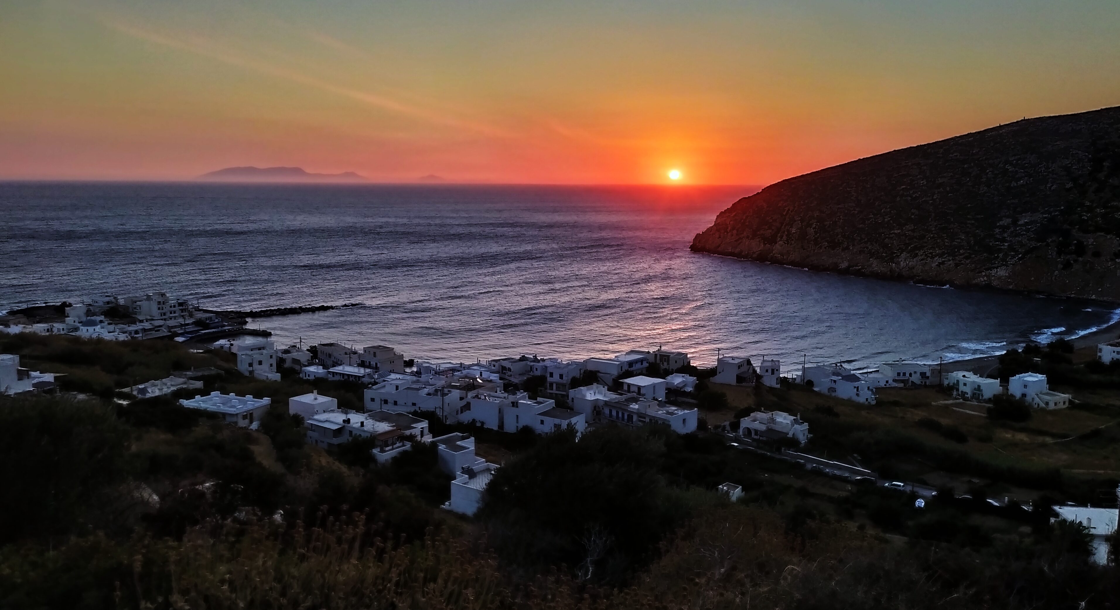 Apollonas Settlement- Naxos: The pleasure of quietness