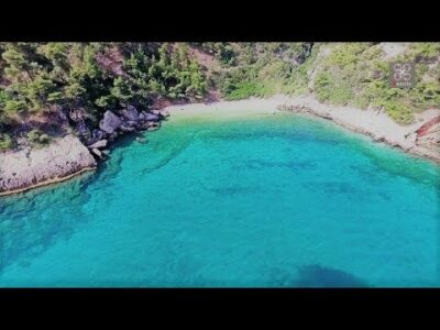 Mikro Pilion: the hard-to-find azure beach of Attica