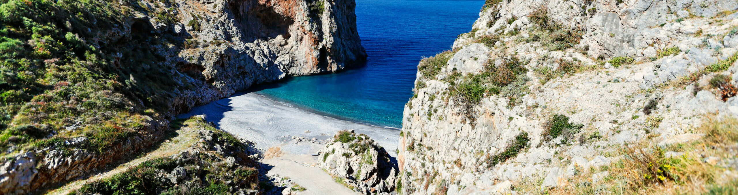 Vythouri: A beach with a rare phenomenon in Evia